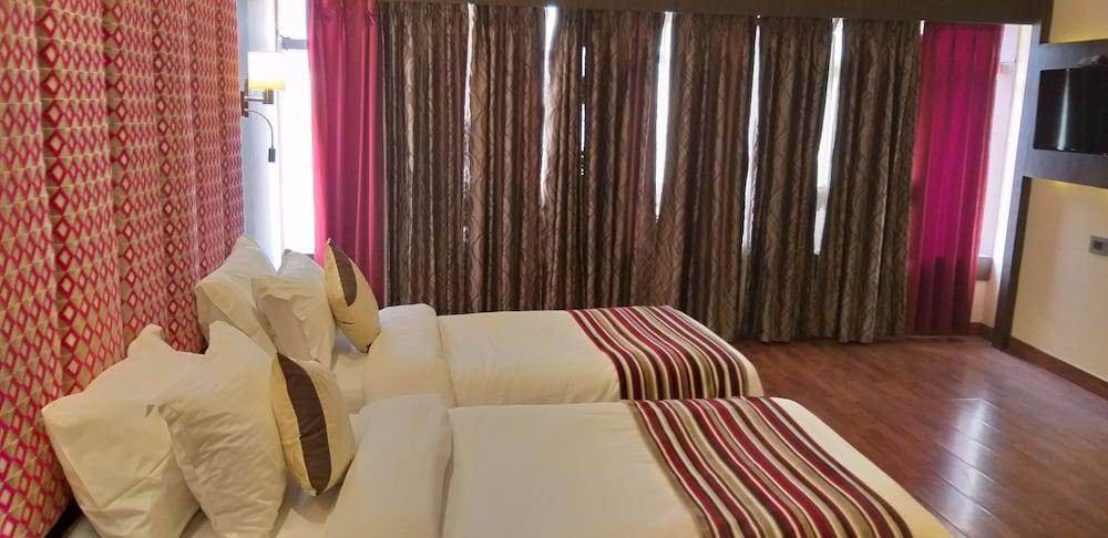 K C Residency Katra קטרה מראה חיצוני תמונה