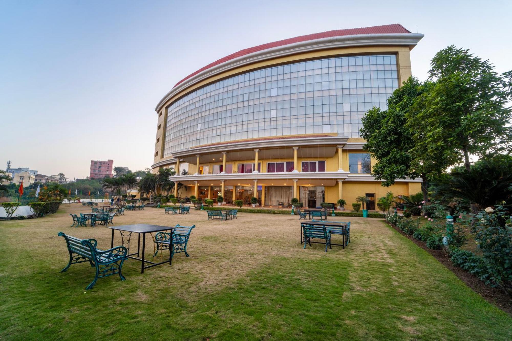 K C Residency Katra קטרה מראה חיצוני תמונה